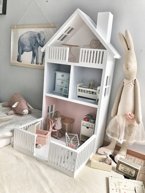 Stort dockhus handbyggt i trä - Image 3
