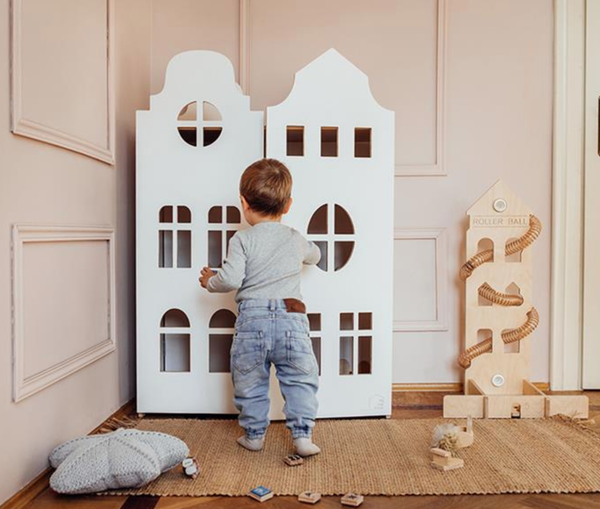 Mini Wardrobe, Mini garderob hus