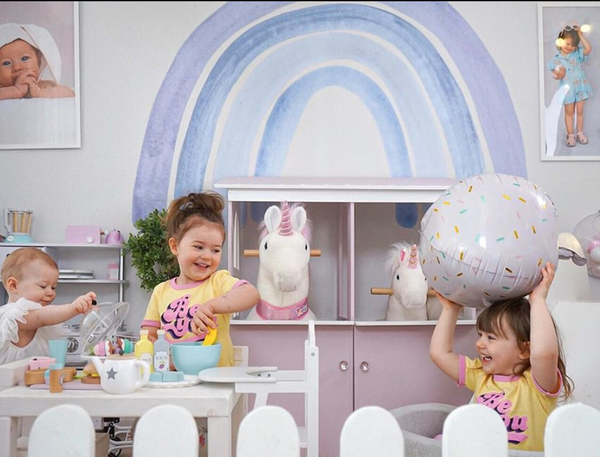 Babylove, blue rainbow, regnbåge väggklistermärke