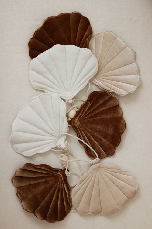 Moi Mili, vimpel i sammet snäcka Beige pearl - Image 3