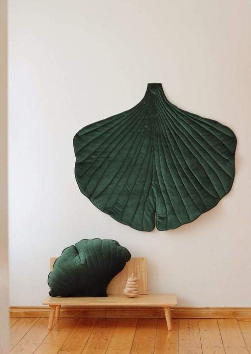 Moi Mili, lekmatta i sammet ginkgo, green