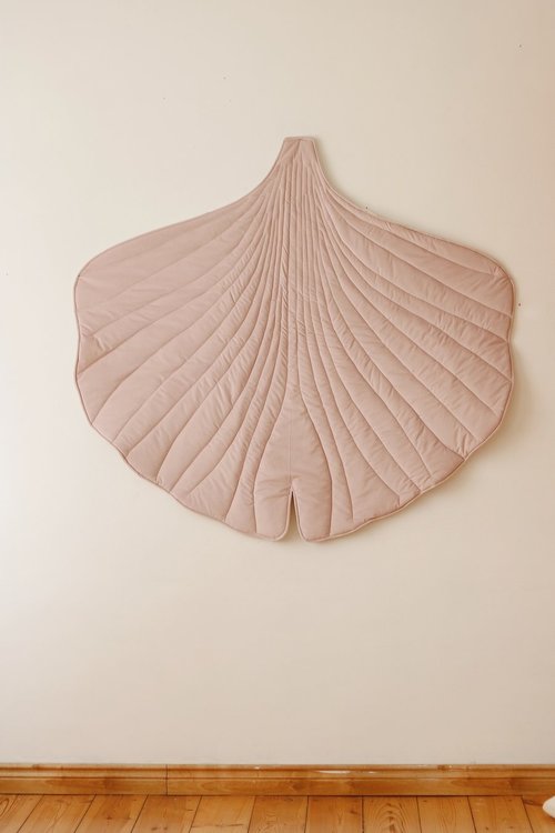 Moi Mili, lekmatta i sammet ginkgo, powder pink - Image 3