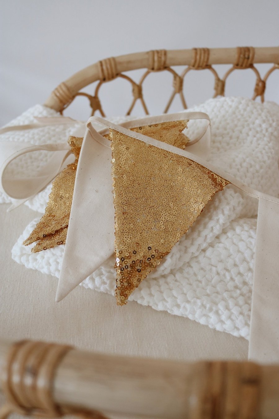 Moi Mili, vimpel med paljetter, guld/beige - Image 5