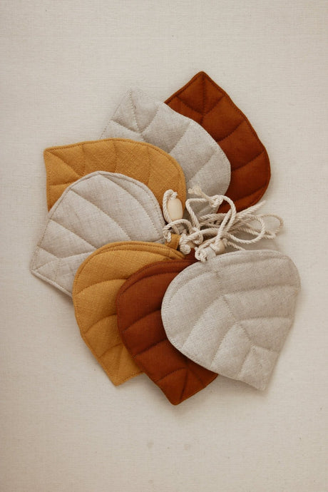 Moi Mili, vimpel i linne löv, Ochre - Image 5