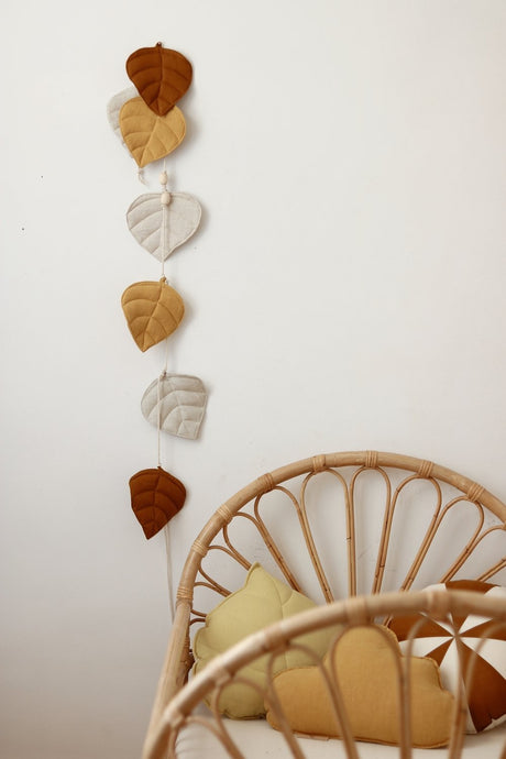 Moi Mili, vimpel i linne löv, Ochre - Image 6