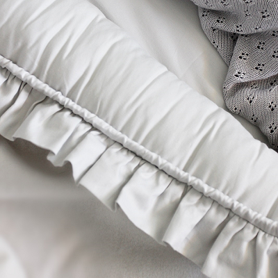 Cotton & Sweets, ljusgrå babynest i satin - Image 3