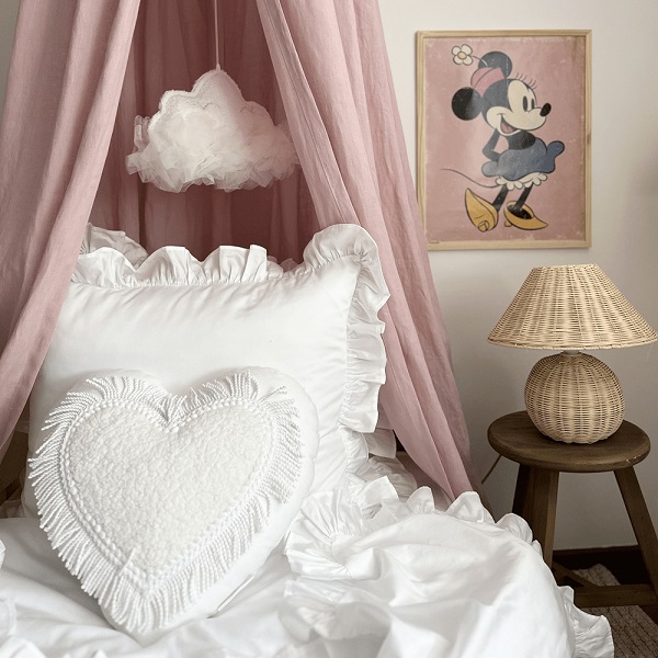 Bubblegum sänghimmel i linne till barnrummet, Cotton&Sweets