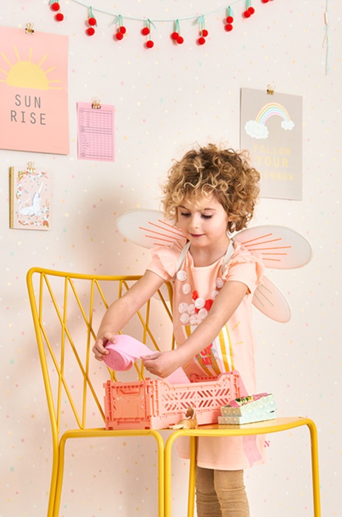 Majvillan, tapet till barnrummet Stardust, lovely pastel pink