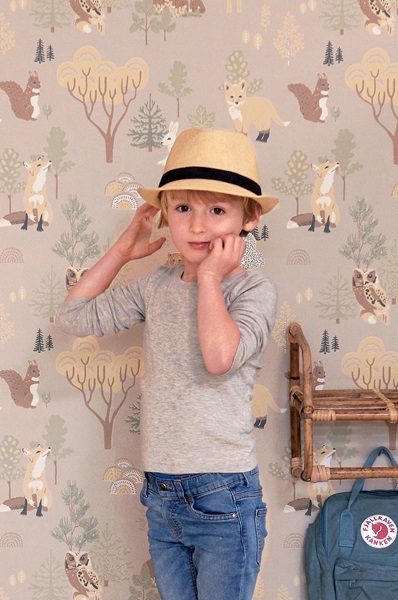 Majvillan, tapet till barnrummet Deep forest, soft beige