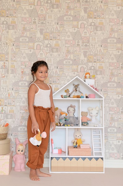Majvillan, tapet till barnrummet Dollhouse, wool white