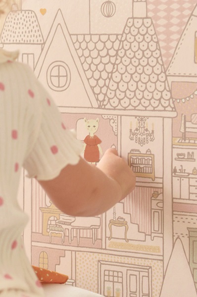 Majvillan, tapet till barnrummet Dollhouse, sunny pink - Image 7