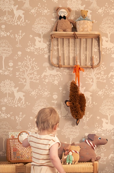Majvillan, tapet till barnrummet Summer fields, soft brown - Image 3