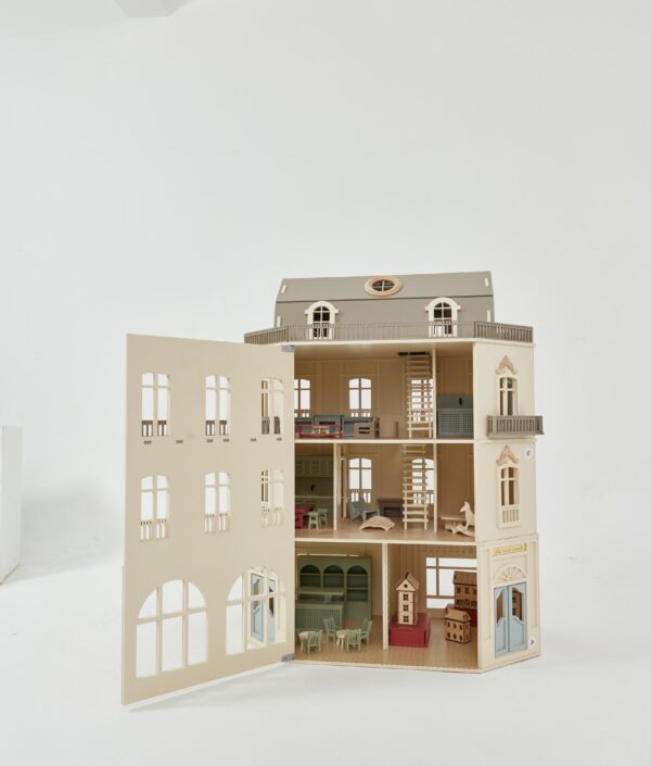 House of Paris – Lyxdockhus med Parisisk magi