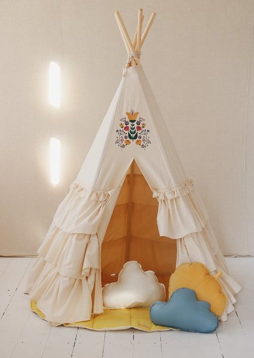 Moi Mili, tipitält med volanger Folk