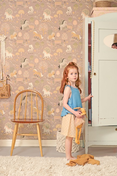 Majvillan, tapet till barnrummet My sweet pony, old lilac