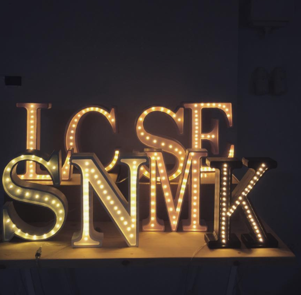 Little Lights, Nattlampa till barnrummet, Bokstav V