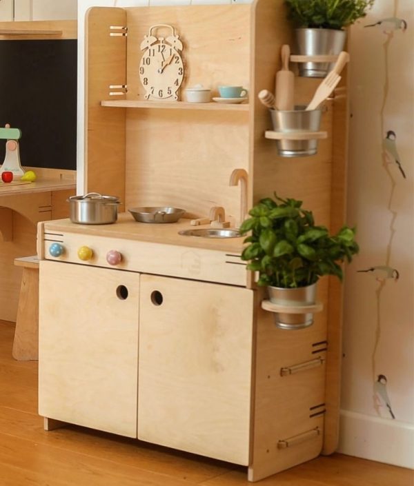 Köksö med griffeltavla