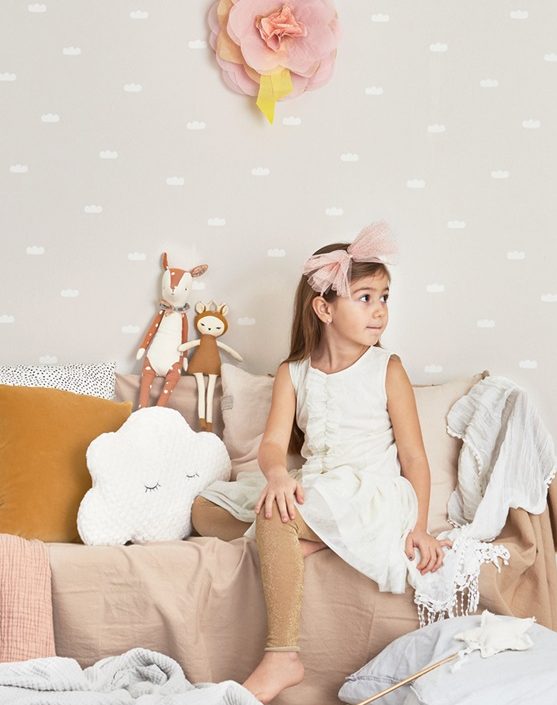 Majvillan, tapet till barnrummet June, mindful grey