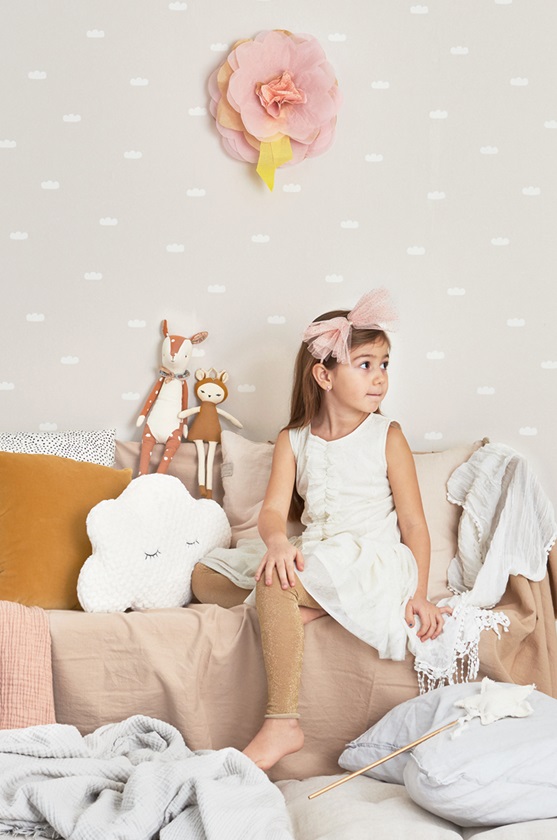 Majvillan, tapet till barnrummet June, mindful grey