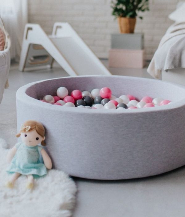 Ljusgrå bollhav BASIC, 90x30 med bollar (puderrosa, vit, pearl,grå)