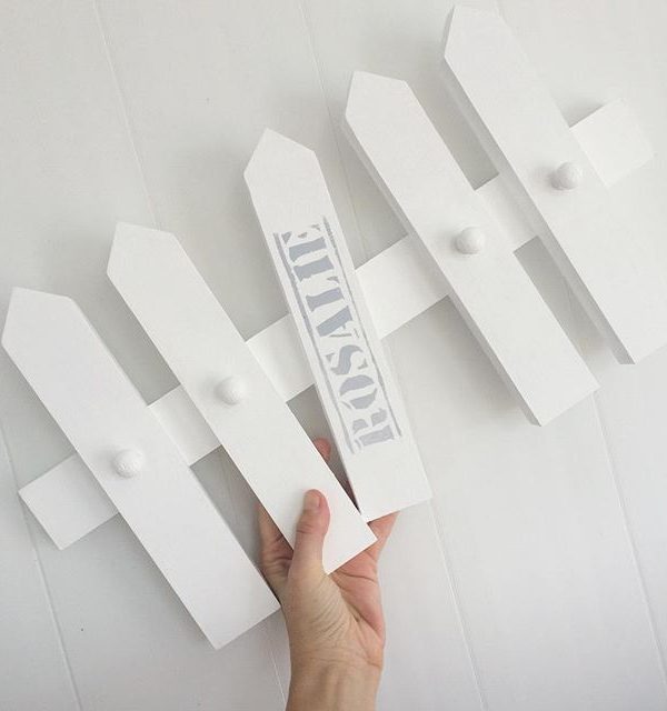 Vägghängare för barnrummet, staket