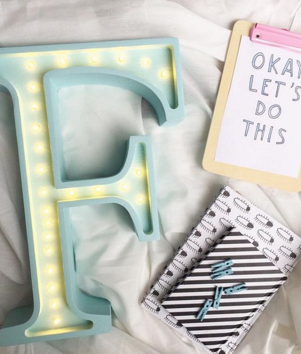 Little Lights, Nattlampa till barnrummet, Bokstav F