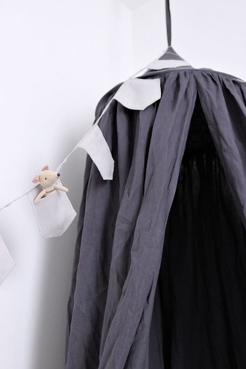 Grafit sänghimmel av linne till barnrummet med ljusslinga, Cotton&Sweets - Bild 4