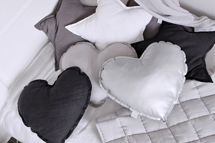 Kudde graphite hjärta av linne, Cotton&Sweets - Bild 3