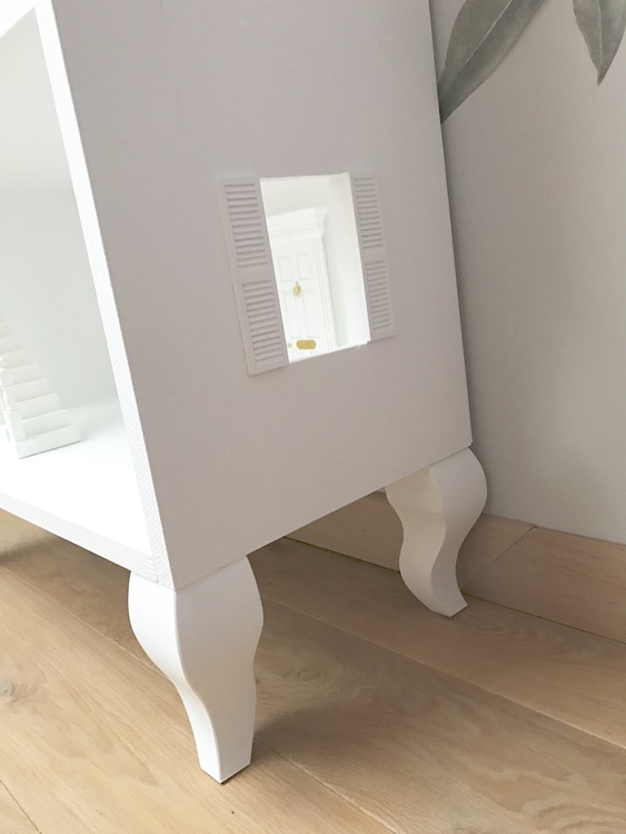 Lily, stor vit dockhus i trä - Bild 11