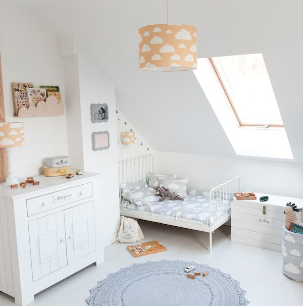 Lamps&Company, Senapsgul taklampa till barnrummet, moln