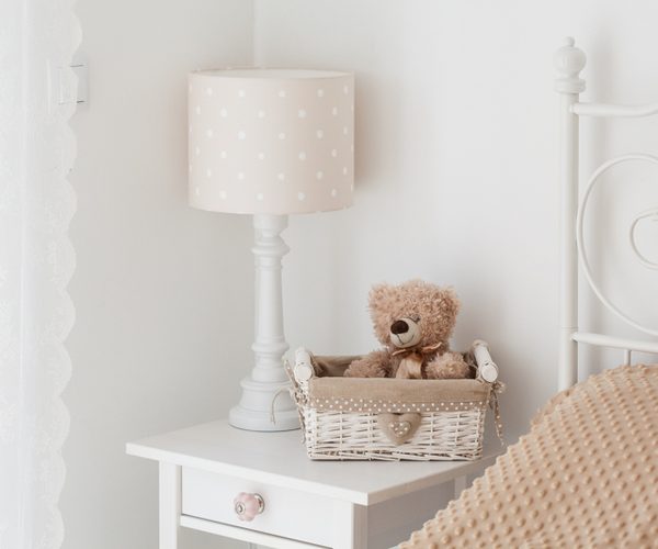 Lamps&Company, Bordslampa till barnrummet, dots beige