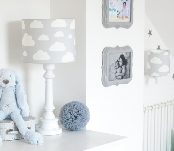 Lamps&Company, Bordslampa till barnrummet, grå moln