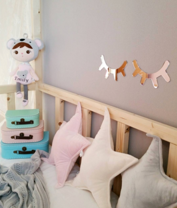 Silver ögonfransar, Barnspegel till barnrummet