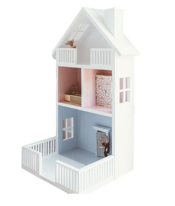 Stort dockhus handbyggt i trä