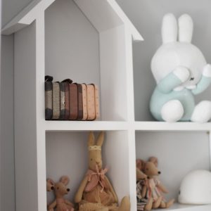 Stor vägghylla till barnrummet, hushylla