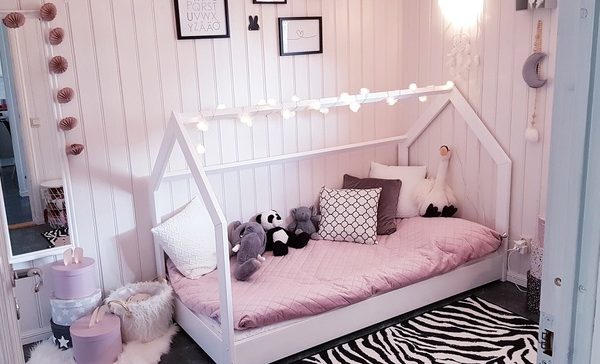 Vit hussäng 90x190 till barnrummet