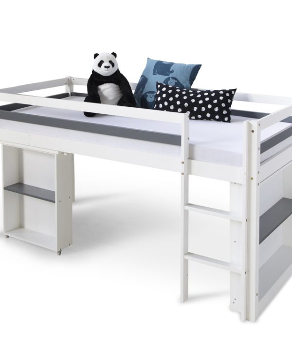 Vit loftsäng till barnrummet med flyttbart skrivbord