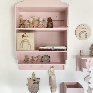 Bokhylla i trä till barnrummet, cottage