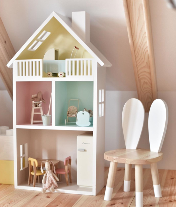 Dockhus handbyggt i trä