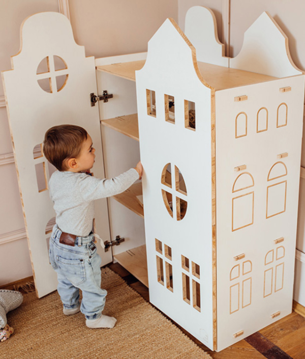 Mini Wardrobe, Mini garderob hus