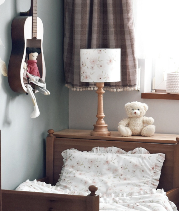 Lamps&Company, Bordslampa till barnrummet, blossom/trä sammet