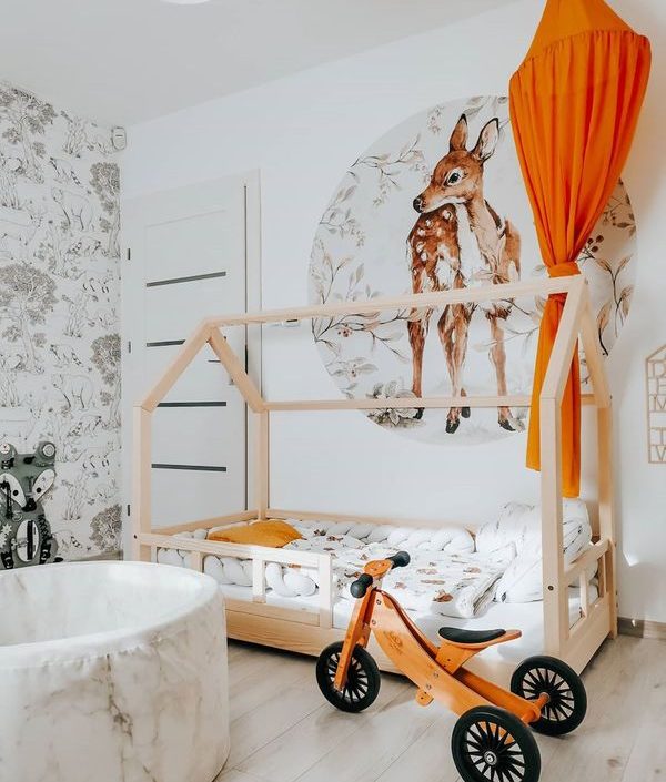 Dekornik, väggklistermärke Deer in circle