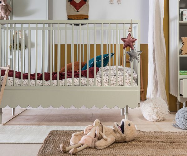 Woodluck, 2 in 1, spjälsäng och juniorsäng Babushka