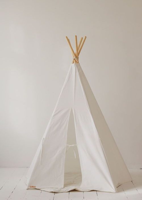 Moi Mili, tipitält vit