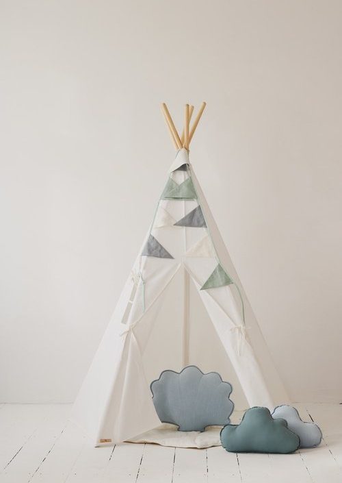 Moi Mili, tipitält vit