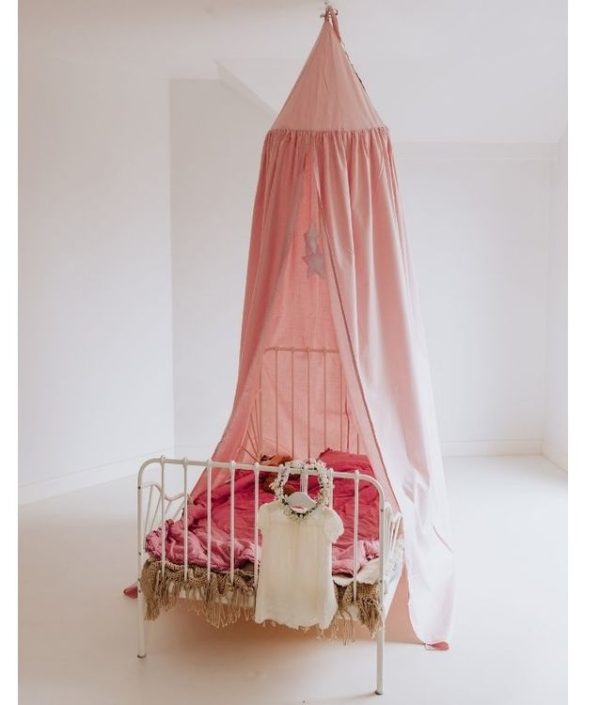 Babylove, Puderrosa sänghimmel med ljusslinga