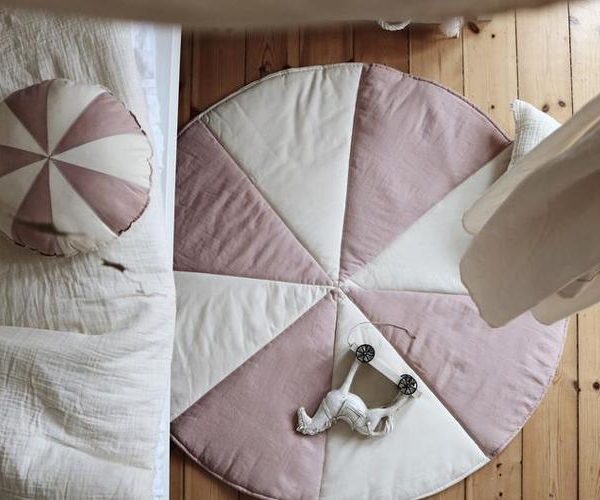 Moi Mili, linne lekmatta cirkus, vit/rosa