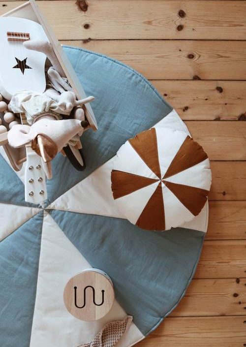 Moi Mili, linne lekmatta cirkus, vit/blå