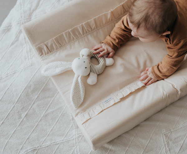 Babylove, skötbädd med volanger, beige