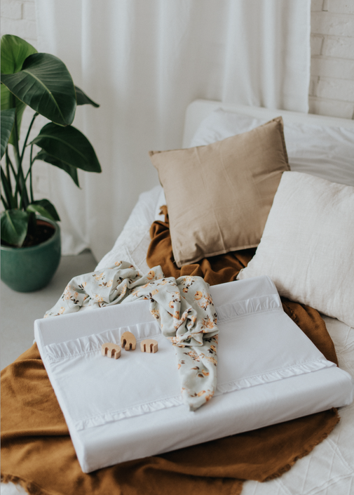 Babylove, skötbädd med volanger, vit